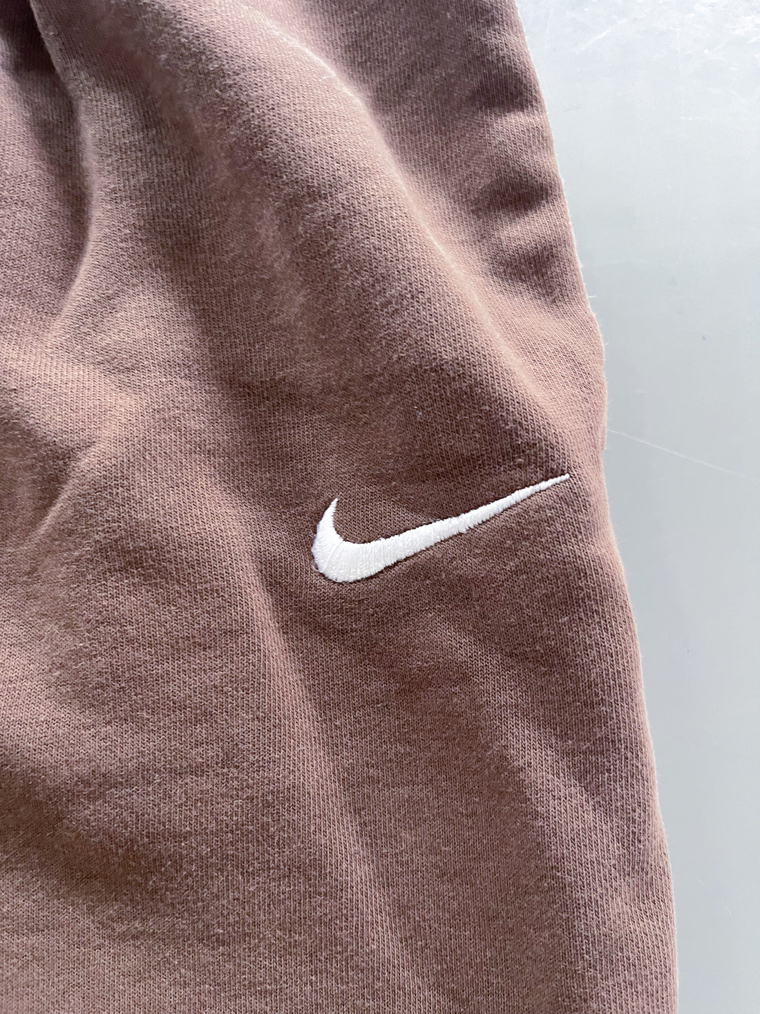 Pantalón Jogger Vintage Nike Café – Oferta Limitada