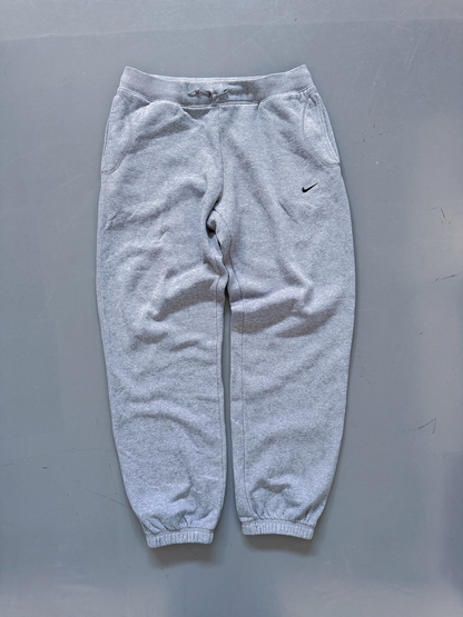 Pantalón Jogger Vintage Nike Gris (Logo Negro) – Oferta Limitada