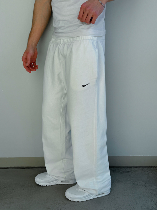 Pantalón Jogger Vintage Nike Blanco (Logo Negro) – Oferta Limitada