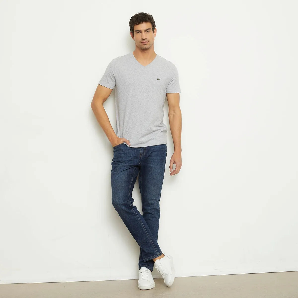 Polera Manga Corta Cuello V Hombre Lacoste